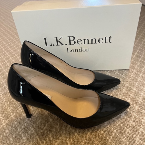 LK  Bennett Floret Black Patent Pump Size 6.5  (36.5 EU) - Picture 1 of 7